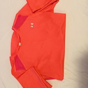 EUC Top w/ mesh panels & Cutout Back